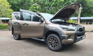 Toyota Hilux Rogue Lan Dau Lo Dien Tai Dong Nam A 7