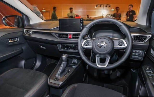Khoang lái Toyota Wigo 2023 có phong cách thiết kế tương tự Toyota Raize