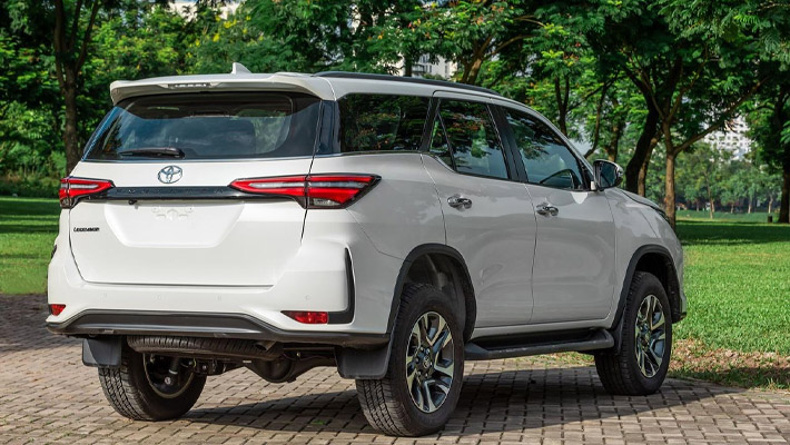 Toyota Fortuner Legender 2.4AT 2023 – Giá Bán, Thông Số Kỹ Thuật