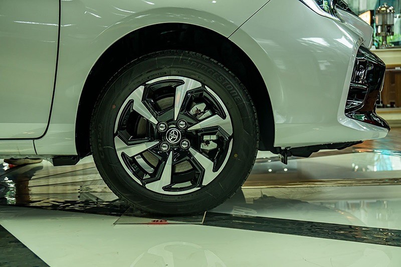 Toyota Vios 2023 giá lăn bánh, đánh giá xe, ưu đãi (07/2023)