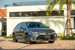 Toyota áp dụng chính sách bảo hành 7 năm cho pin xe hybrid