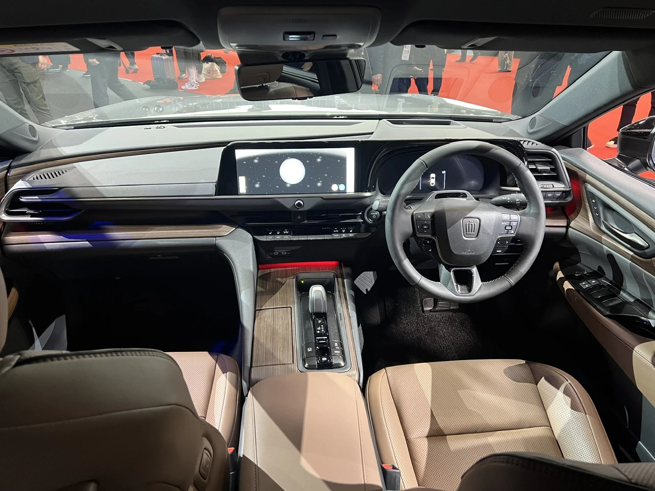 Tận mục Toyota Crown 2024 - sedan đáng mơ ước - Ảnh 4.
