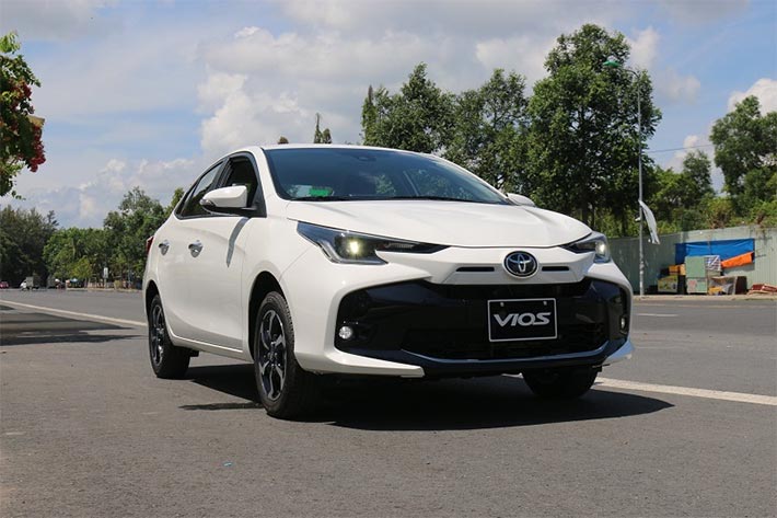 toyota-vios-white-color