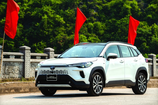 Trong top 10 xe bán chạy nhất thị trường tháng 7/2024, Toyota có 3 đại diện là Vios, Yaris Cross và Veloz Cross