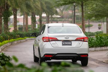 Trái ngược với phần đầu, phần đuôi xe trên TOYOTA VIOS 2024 2024 gần như không có sự thay đổi rõ rệt nào so với thế hệ cũ.